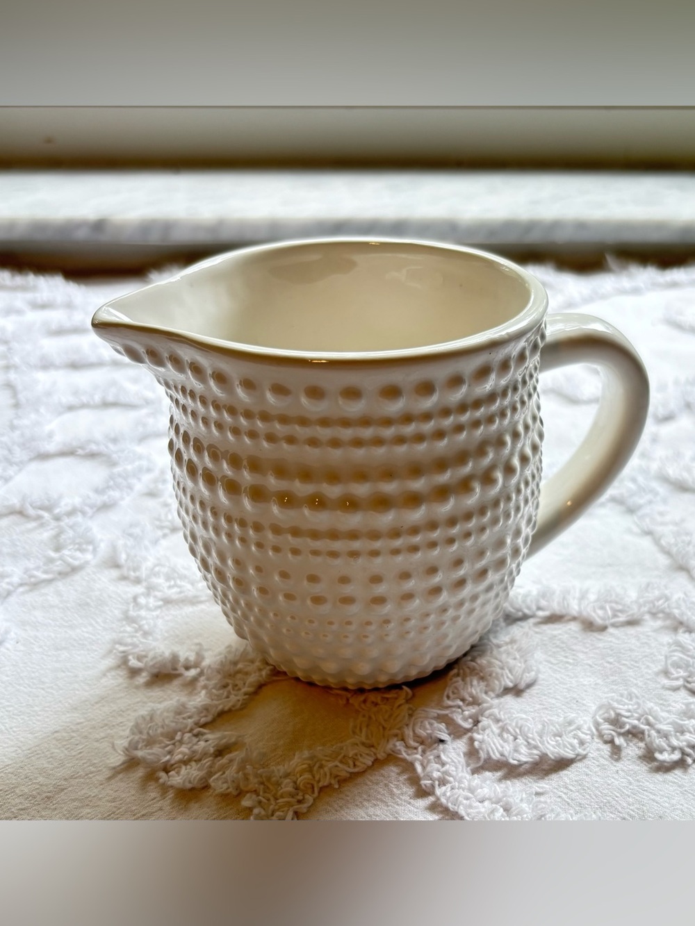 Halo creamer pitcher